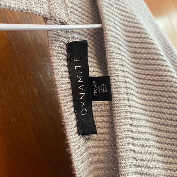 Dynamite Crossover Sweater - Picture 3 of 3